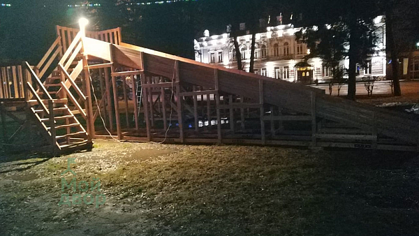 картинка Ледяная горка SWAN-3 от магазина Лазалка